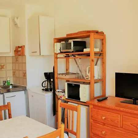 Charmant Studio Avec Terrasse A 50m De La Plage