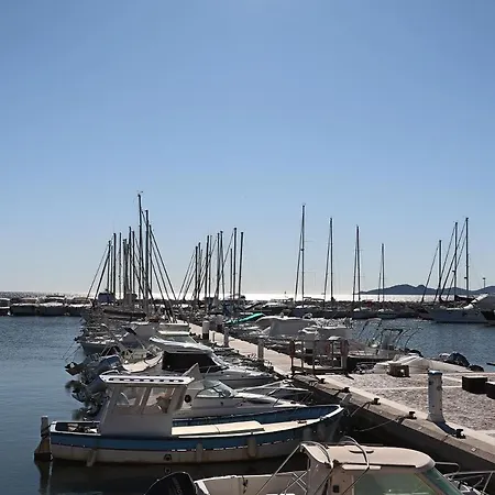 מלון דירות Charmant Studio Avec Terrasse A 50m De La Plage *